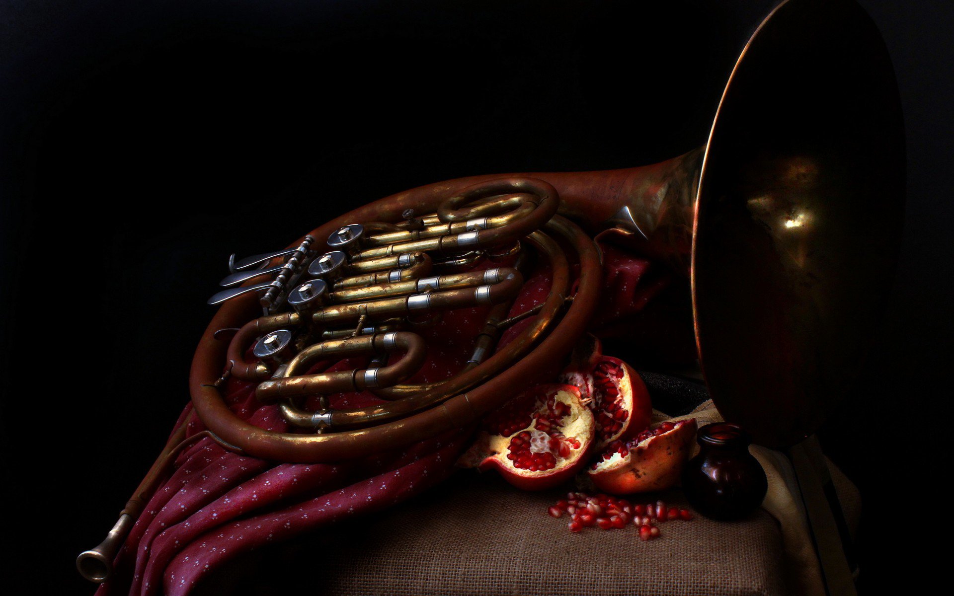 French horn, Pomegranates, музыка